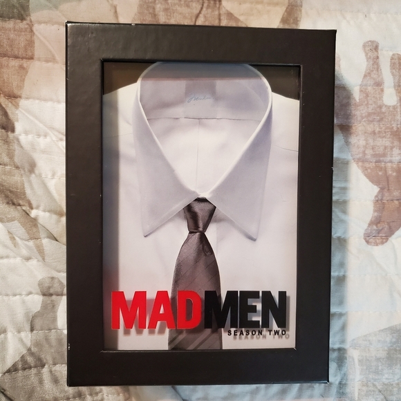 Madmen season 2 on dvd - Picture 1 of 3